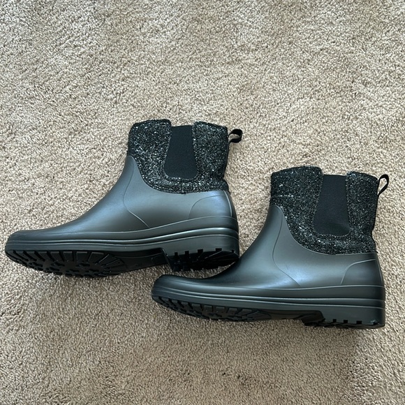 Black Glitter Detail Rain Boots - Picture 2 of 6